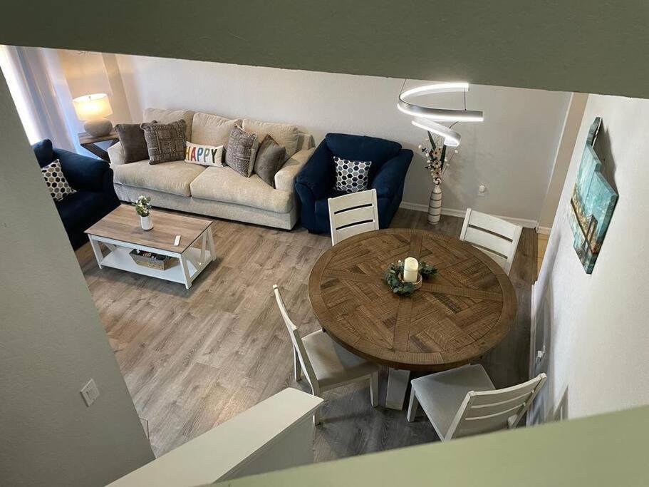 Cozy Stylish Townhome Davenport Exteriör bild